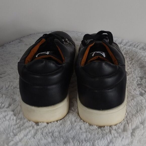 Dirty Laundry Sneakers   - Picture 3 of 6